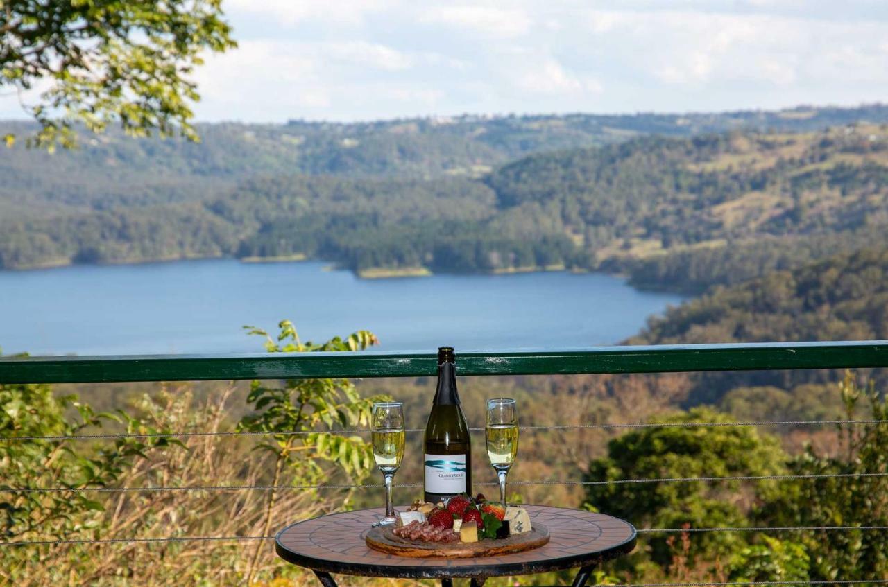 Montville Misty View Cottages Bagian luar foto